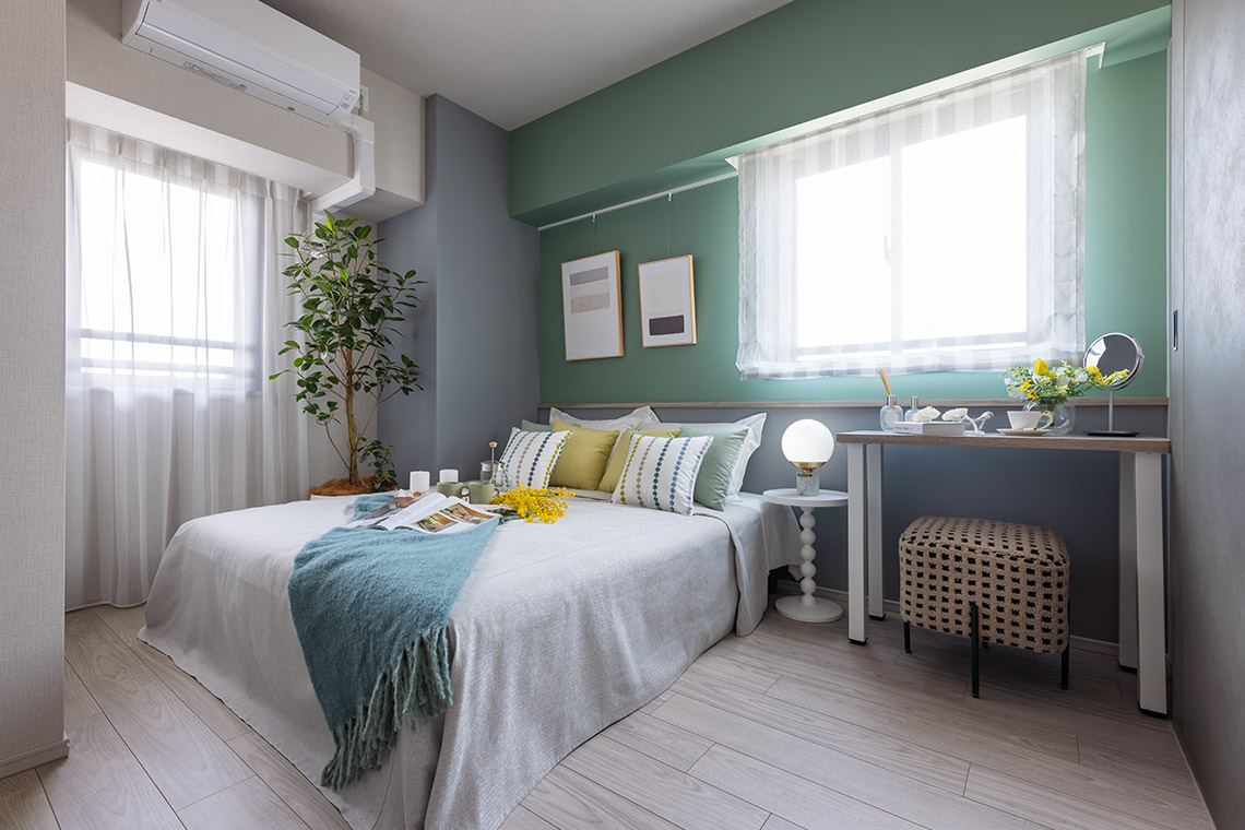 MASTER BEDROOM